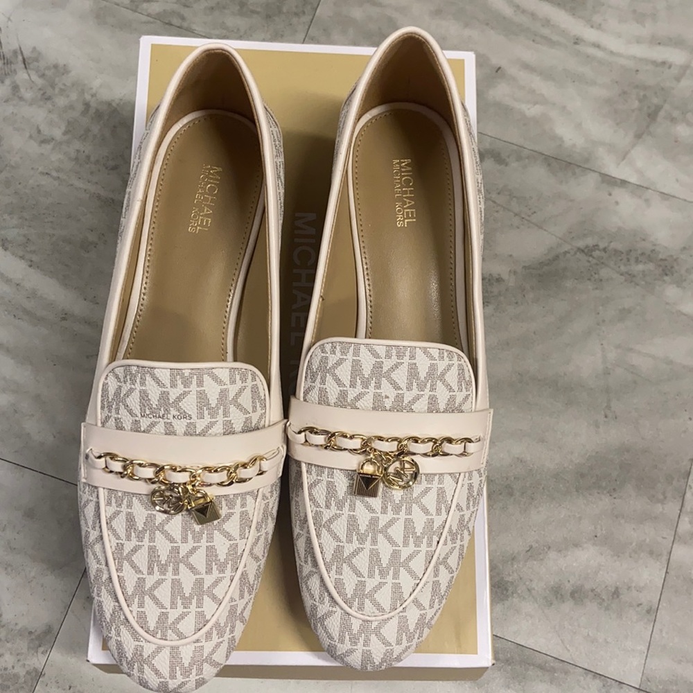 Brand new Michael Kors shoes white and brown size 9